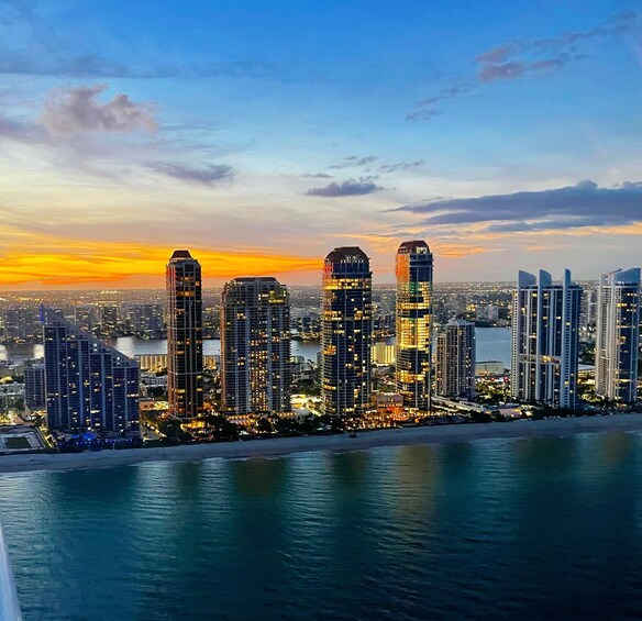 Picture 10 for Activity Fort Lauderdale & Miami: Private Luxury Airplane Tour