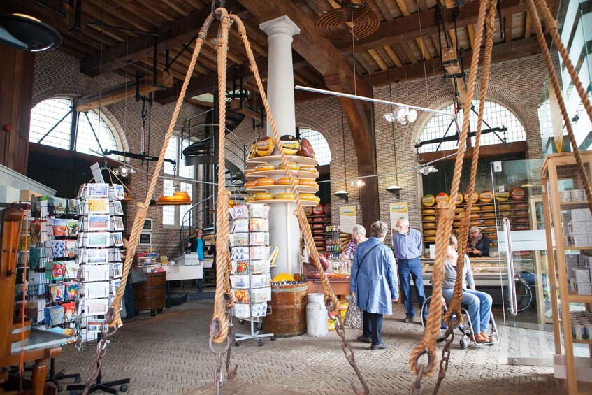 Picture 4 for Activity Gouda: Audiotour of Goudse Waag Cheese and Crafts Museum