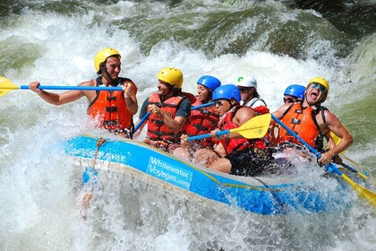 Mix Combo Adventure Tour: Canyoning: Zipline, River Rafting, Canyoning