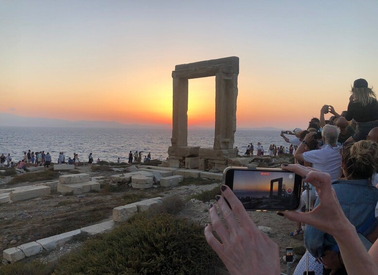 Naxos: Old Town, Castle & Portara Guided Sunset Tour