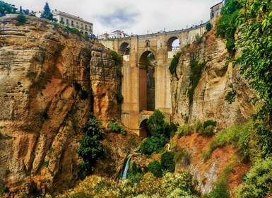 From Malaga: Full-Day Bus Trip to Ronda and Setenil