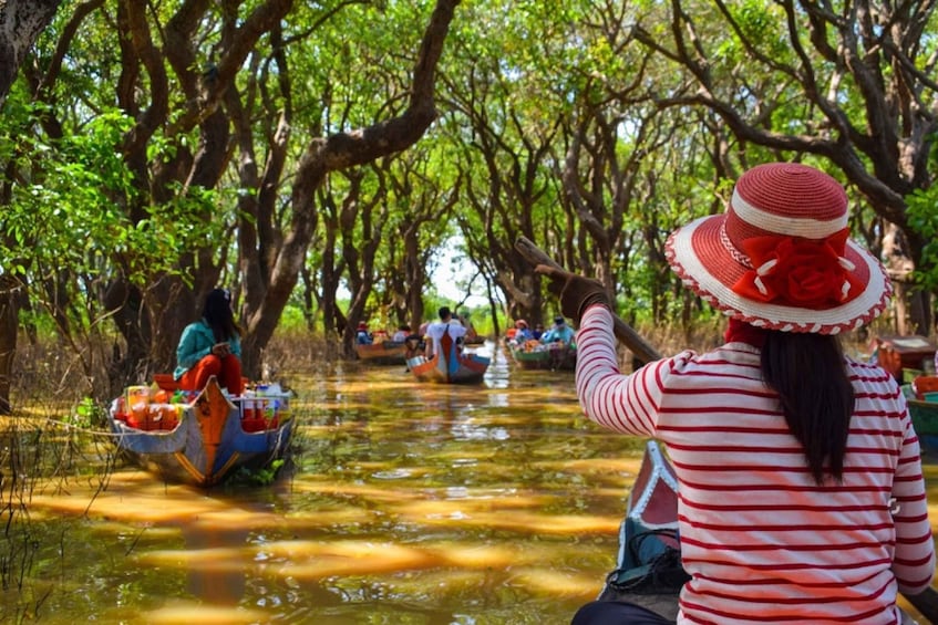 Picture 6 for Activity From Siem Reap: Kampong Phluk Floating Village Tour by Boat