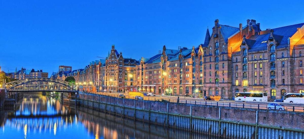 Hamburg: Self-Guided Culinary Tour for 2