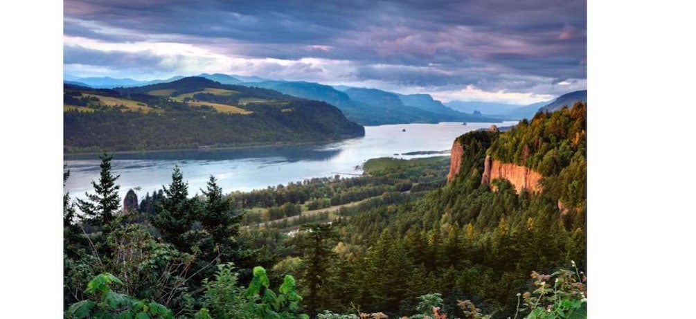 Picture 1 for Activity From Portland: Columbia Gorge Waterfalls and Mt. Hood Tour