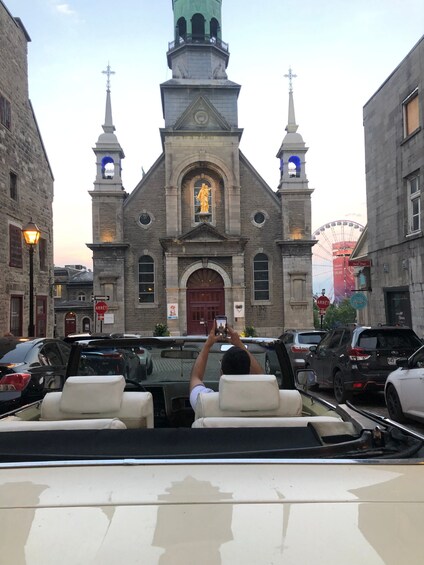 Picture 8 for Activity Montréal: Guided Tour in Vintage Convertible Cadillac