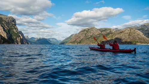 Stavanger: Lysefjord Kayaking Trip with Gear & Snacks