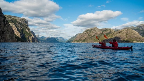 Stavanger: Lysefjord Kayaking Trip with Gear & Snacks