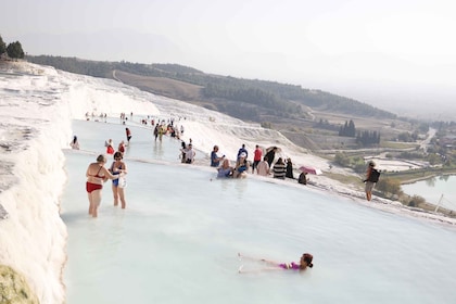 Kusadasi or Selcuk: Pamukkale Guided Group Tour