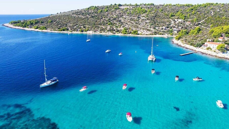 Trogir: Blue Lagoon, Maslinica, and Solinska Bay Boat Tour