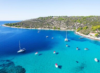 Trogir: ทัวร์ล่องเรือบลูลากูน มาสลินิกา และอ่าวโซลินสกา