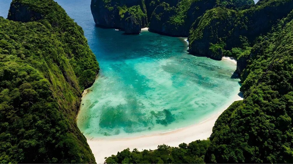 Phuket: Phi Phi Islands and Maya Bay Day Trip with Lunch