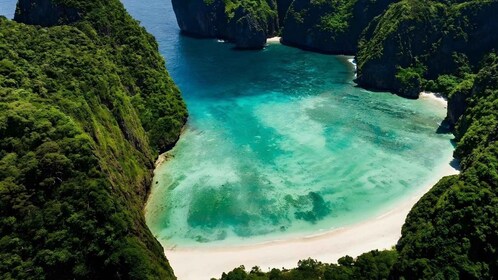 Phuket Perjalanan Sehari ke Kepulauan Phi Phi dan Teluk Maya dengan Makan S...