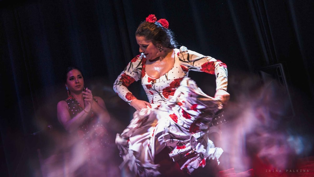 Picture 2 for Activity Seville: Traditional Flamenco Show in Triana