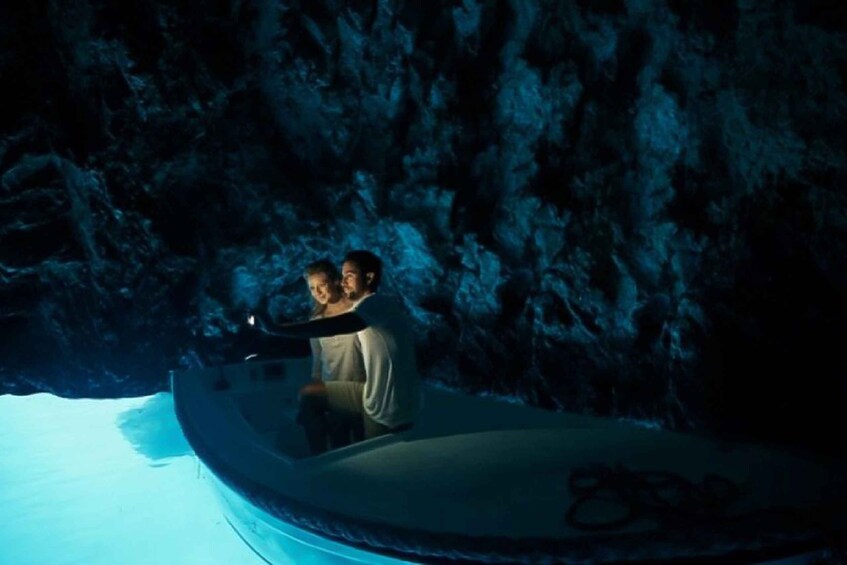 Lagos: Romantic Boat Ride with Drinks and Strawberries