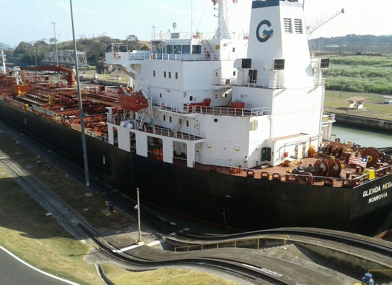 Picture 13 for Activity La Vieja, Miraflores Canal, & Casco Viejo Private City Tour