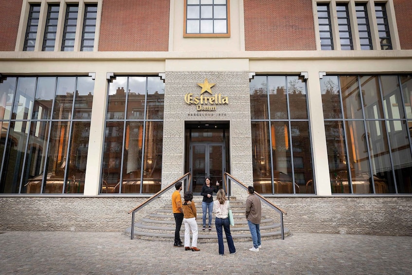 Barcelona: Estrella Damm Old Brewery Tour with Tasting