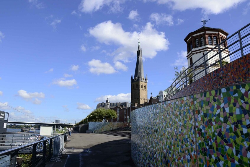 Düsseldorf: Guided Old Town Tour with Beer Break