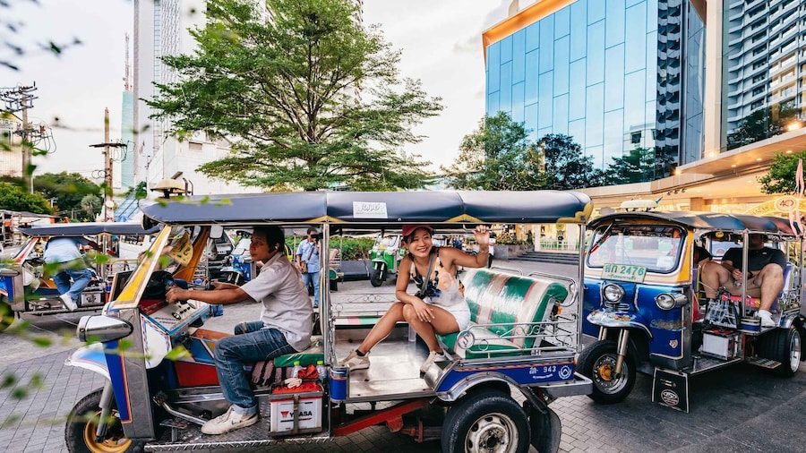 Bangkok: Michelin Guide Street Food Tour by Tuk Tuk
