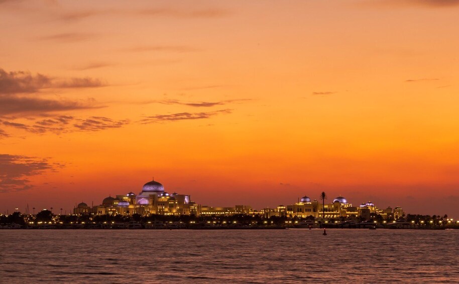 Abu Dhabi: 2hrs Sunset Cruise