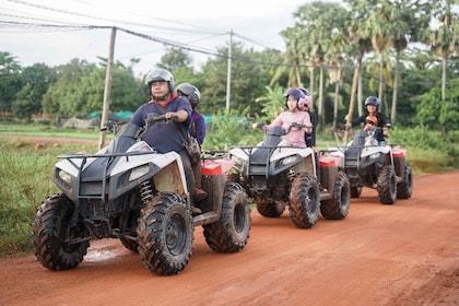 Siem Reap: ATV-tour Khmer-dorp en krokodillenboerderij