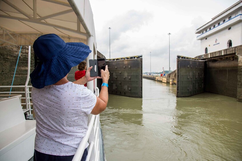 Picture 1 for Activity Panama: 6-Hour Panama Canal Southbound Cruise & Lunch