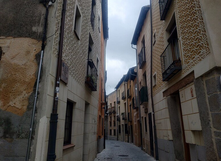 Picture 4 for Activity Segovia: Guided Walking Tour with Cathedral & Alcázar Entry