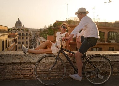 Rome: Guided Cycling Tour with Photographer