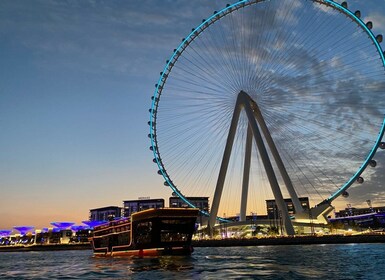 Dubai Marina: Dinner Cruise in a Traditional Boat