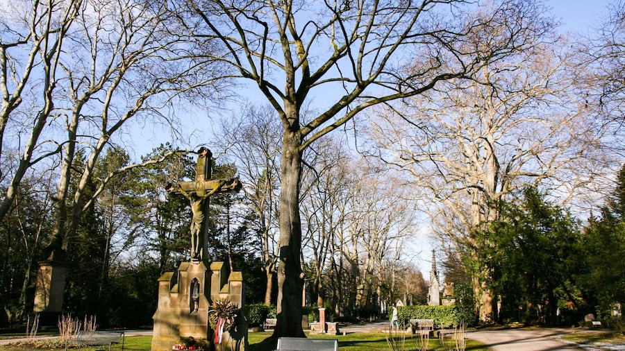 Cologne: Guided Tour of Melatenfriedhof