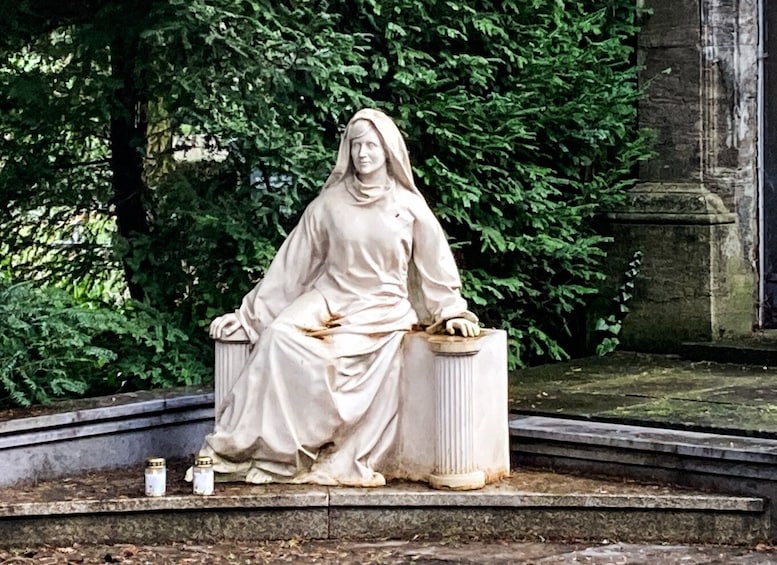 Picture 2 for Activity Cologne: Guided Tour of Melatenfriedhof