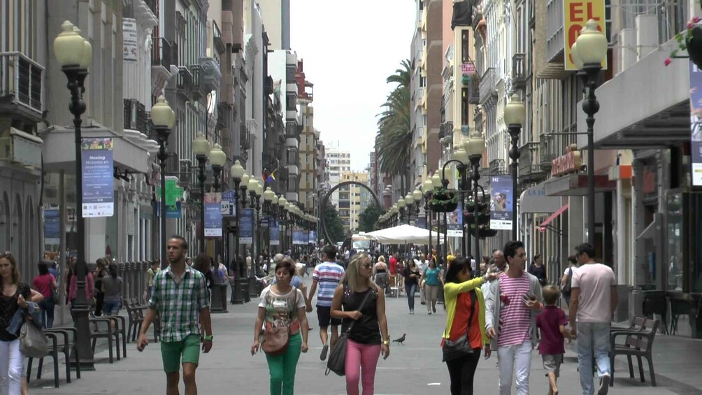 Picture 4 for Activity Las Palmas: Shopping & Highlights Tour