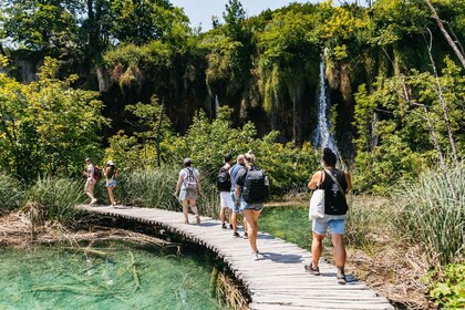 Fra Split: Plitvice Lakes guidet dagstur med Inngang-billetter