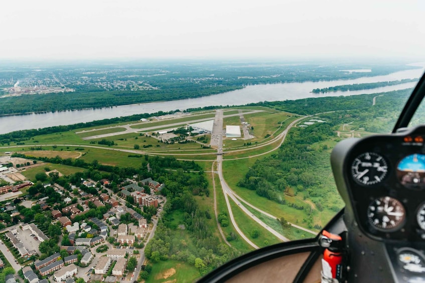 Picture 15 for Activity Ottawa: Scenic Helicopter Flight