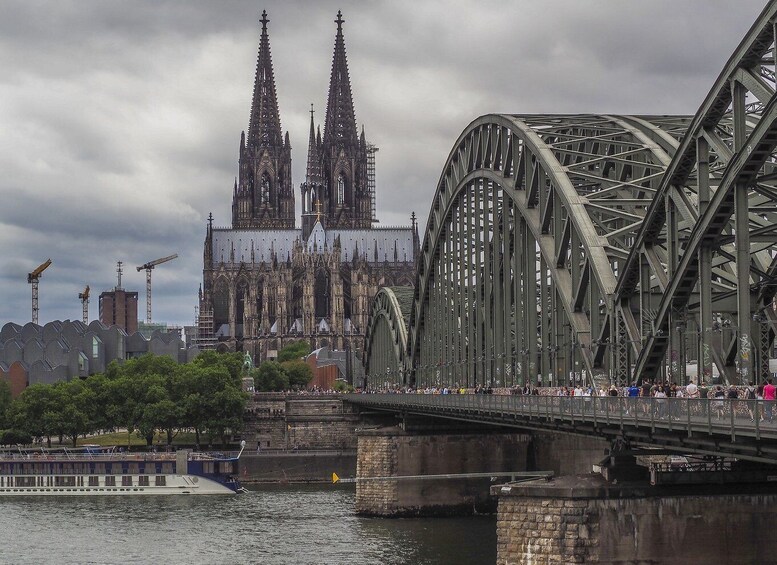 Picture 7 for Activity Cologne Old Town: Outdoor Escape Game