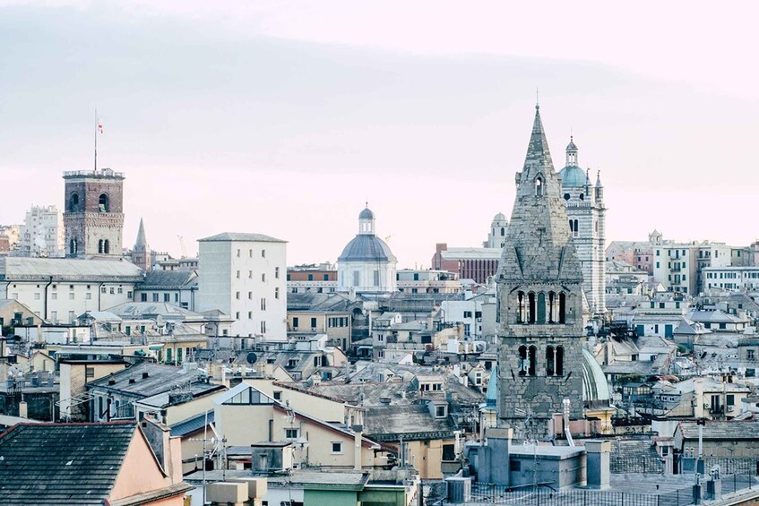 Genoa: Group Walking Photography Tour with Genoese Snack