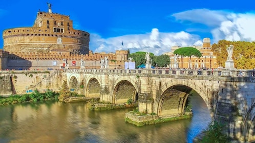 Rooma: Angelon linnoituksen opastettu pienryhmäkierros.