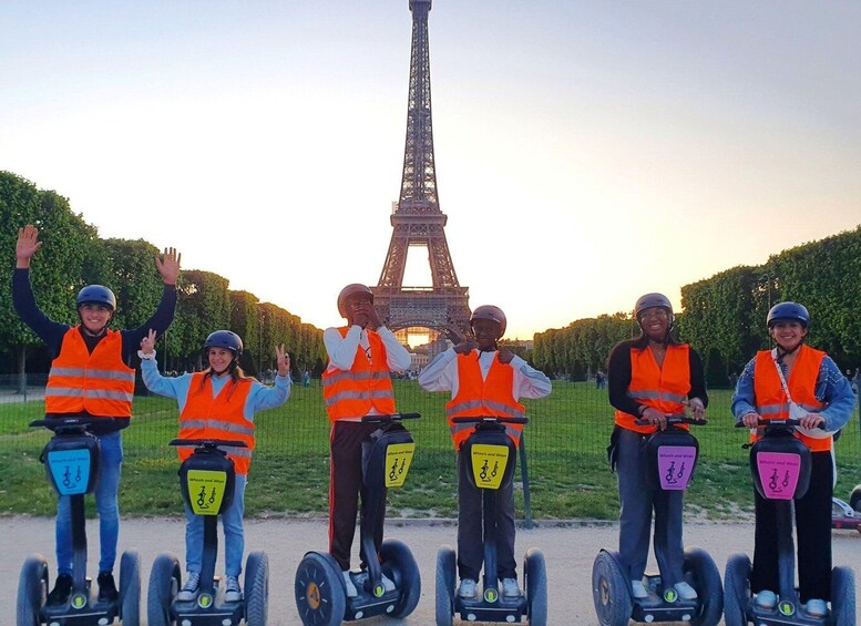 Paris: Guided Segway Tour Paris by Night