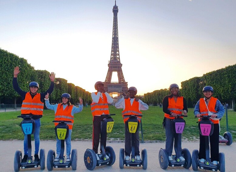 Paris: Guided Segway Tour Paris by Night