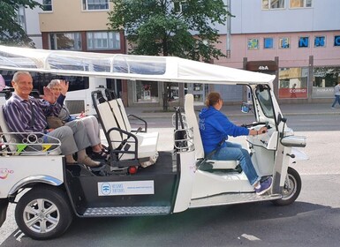 Helsinki : 2,5 heures de visite de la ville en tuk-tuk électrique