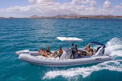 From Corralejo: Speedboat Day Trip to the Dunes Natural Park