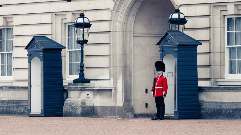 Picture 2 for Activity London: Three Palaces Walk & Tea at Kensington Palace