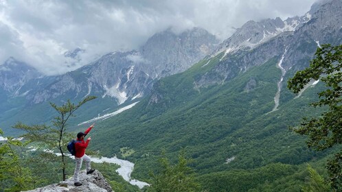 Von Tirana: Valbona Park mit Fährfahrt und Prizren City