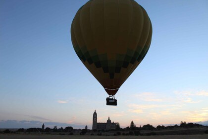 From Madrid: Hot Air Balloon over Segovia with Transfer