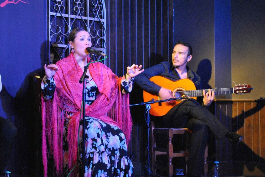 Picture 1 for Activity Madrid: Flamenco Show with dinner, drinks and optional class