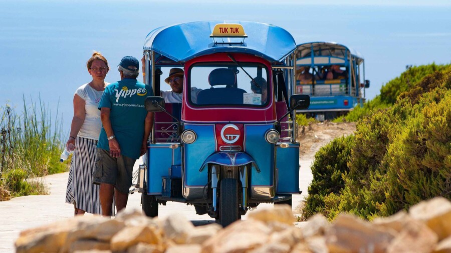 Malta: Gozo Full-Day Tuk-Tuk Tour and Lunch