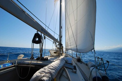 La Spezia: Tour delle Cinque Terre in barca a vela di un giorno intero