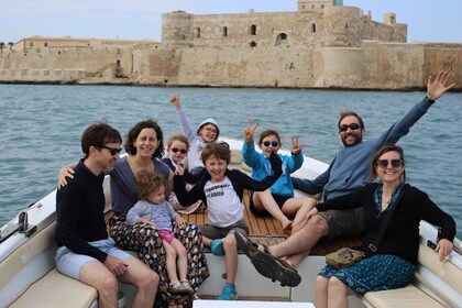 Syracuse: Ortigia Island Boat Trip with Marine Grottoes