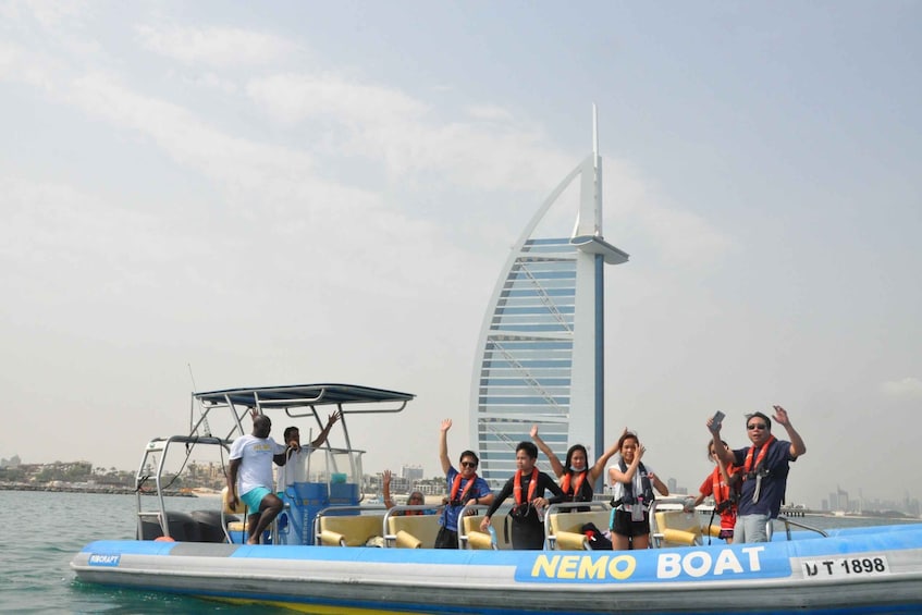 Dubai: Scenic Speedboat Tour