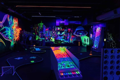 Queenstown: Indoor Putt 'n' Glow Minigolf