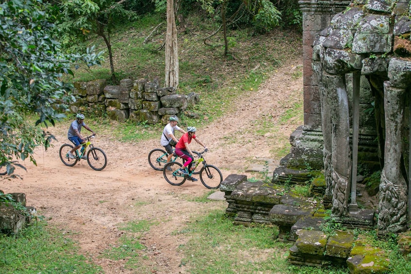 Picture 5 for Activity Angkor Wat: Guided Sunrise Bike Tour w/ Breakfast and Lunch